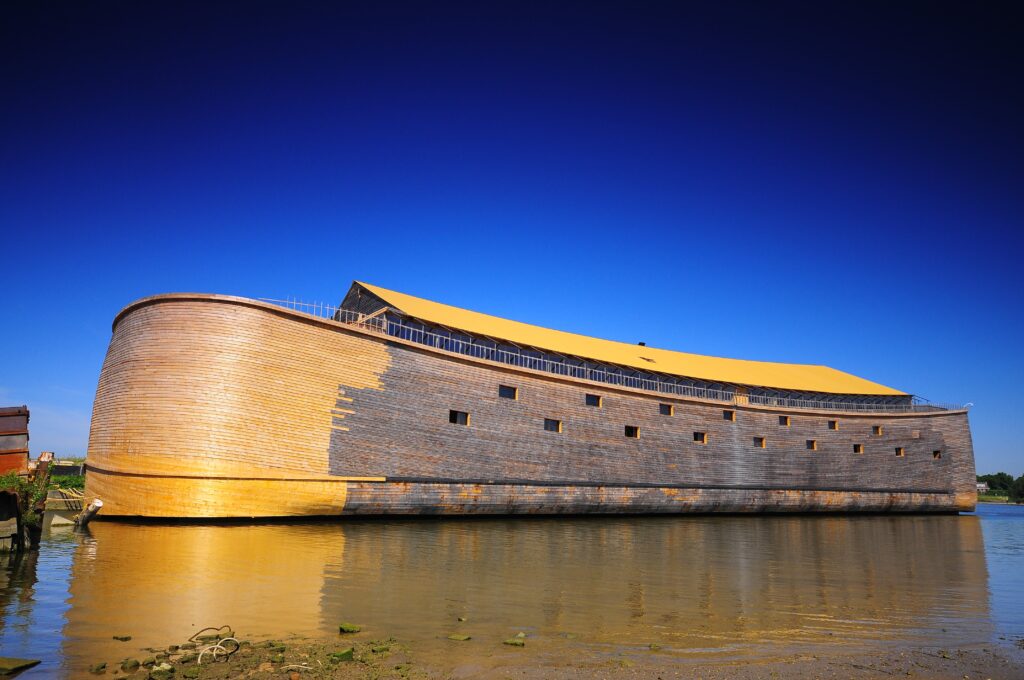 ark van noach, volledig, in het water, noah ark, arc, nederland, dutch, netherlands, ark